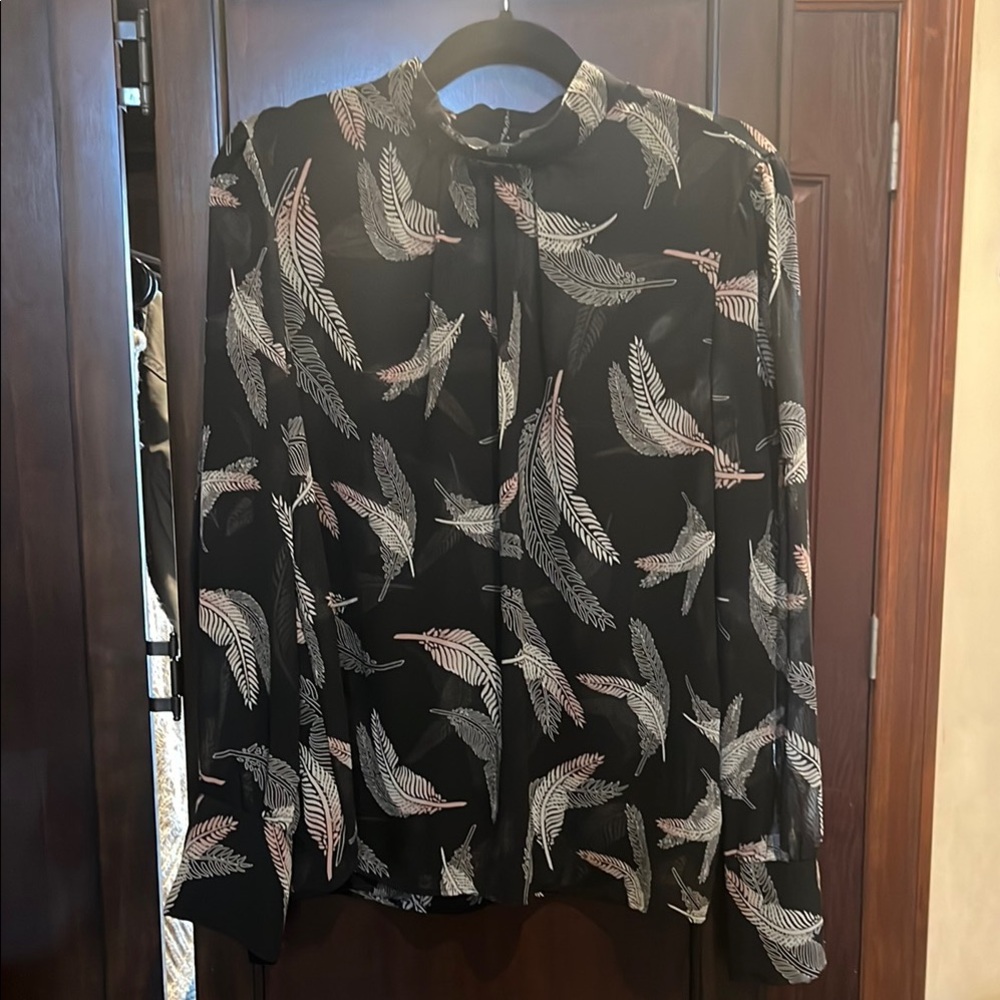 Sheer blouse best for work with pants or skirt 💕